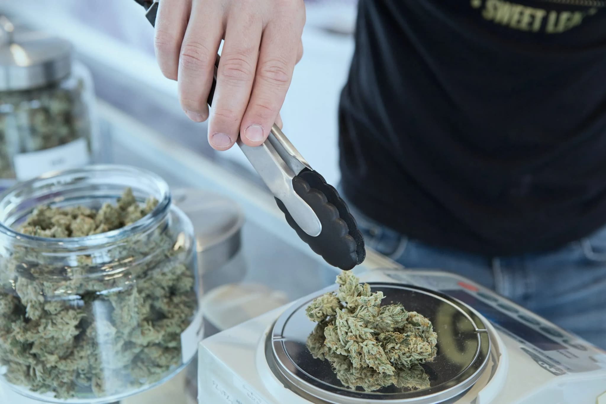Buy Weed Online Ireland – High-Quality Medical Marijuana Delivered